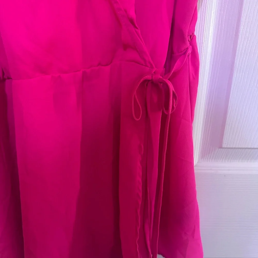 Torrid Fuchsia Ruffle Camisole with tie front detail - Picture 4 of 4